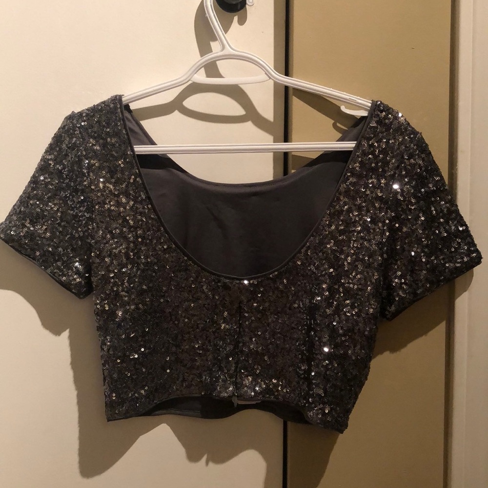 Cropped sequence top - Picture 2 of 3